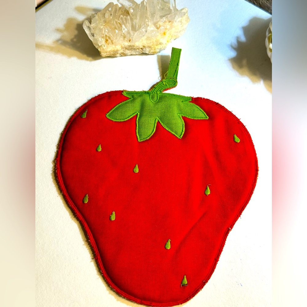 Vintage Strawberry 🍓 Kitchen Hot Pad
